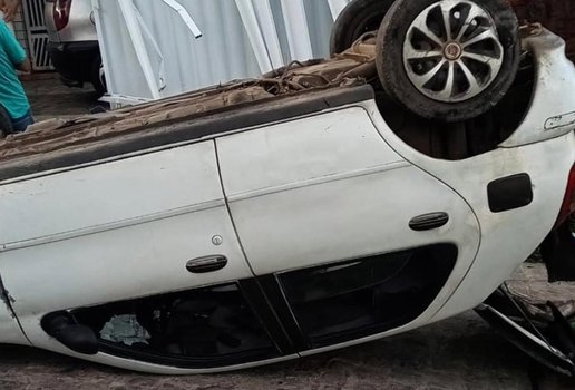 Acidente carro branco santa rita bairro acude