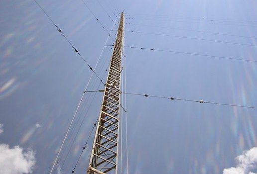 Torre para antena radio