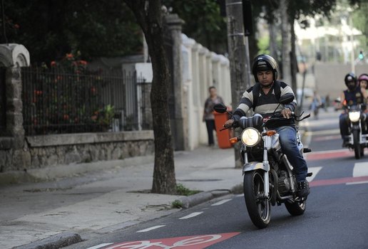 Deputados aprovam perdão de emplacamentos de motos na Paraíba