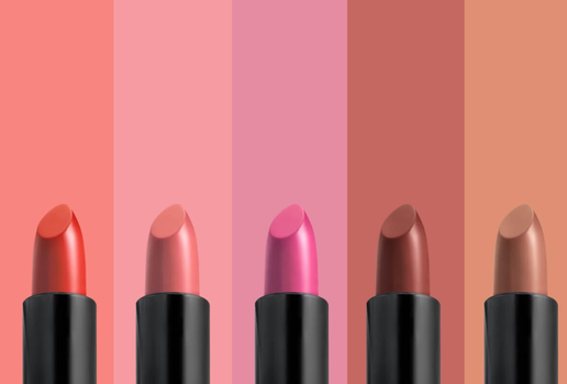Escolher o tom de batom correto realça os traços e ilumina o rosto (Imagem: Retouch man | Shutterstock)