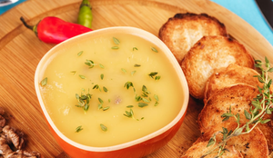 Caldo de batata (Imagem: Katrin Volkova |  Shutterstock)