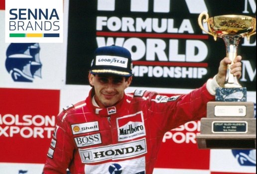 Ayrton Senna comemorando a vitória no GP do Canadá, em 10 de junho de 1990