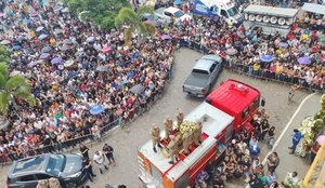Cortejo fúnebre de Manoel Júnior passou por ruas de Pedras de Fogo