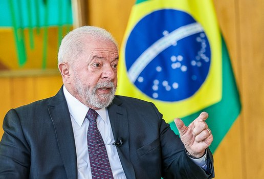 Viagem de Lula à China foi adiada em 24 horas