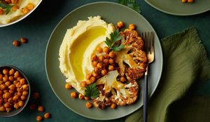 Purê de couve-flor com grão-de-bico crocante (Imagem: dangrasan9 | Shutterstock)