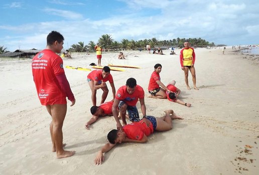 Corpo de Bombeiros da Paraiba promove evento de salvamento aquatico