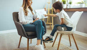 A ansiedade e a depressão também podem afetar as crianças (Imagem: Dragana Gordic | Shutterstock)