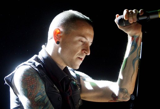 Linkin Park vai lançar música inédita com voz de Chester Bennington