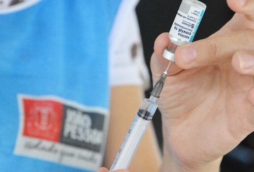 Dia D de vacinação acontece em diversos pontos da capital