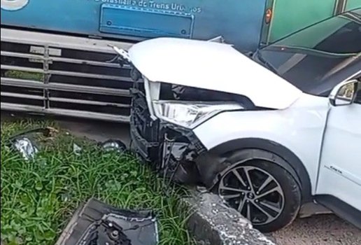 Trem bayeux batida carro