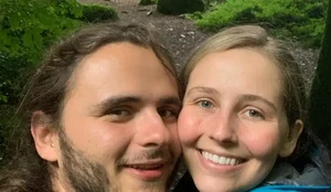 Filho de Michael Jackson anuncia noivado apos namoro de 8 anos