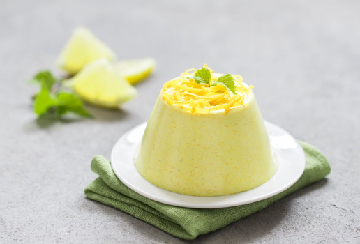 Pudim cremoso de limão (Imagem: Aksana Ban | Shutterstock)