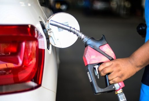 Maior valor da gasolina foi encontrado por R$ 4,99