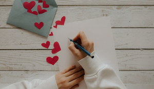 A Lei da Atração é uma ferramenta poderosa para atrair um amor (Imagem: KatyaErshova | Shutterstock)