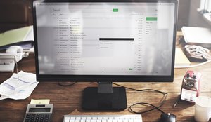 desktop-computador-email