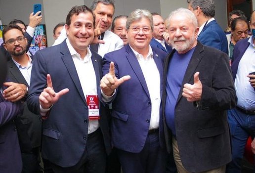 Com a decisão, governador João Azevêdo segue usando imagem de Lula em sua campanha em busca da reeleição