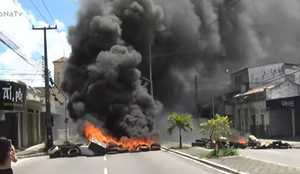 Protesto cruz das armas