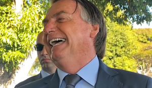 Jair Bolsonaro comparou cabelo de apoiador a 'criador de baratas'