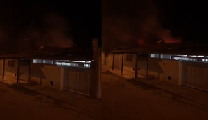 Um incêndio foi registrado durante a madrugada desta sexta (25) em uma residência no bairro Valentina Figueiredo