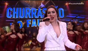 Naiara Azevedo canta 'Estoy Aqui' no Faustão, 4 anos após 'Show dos Famosos'