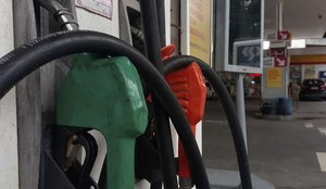 Gasolina varia de R$ 6,84 a R$ 7,39 em João Pessoa