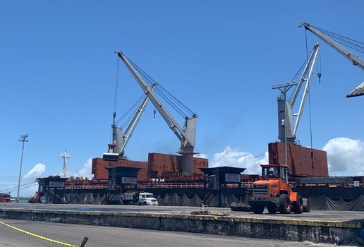 Navios de até 55 mil toneladas poderão atracar no terminal