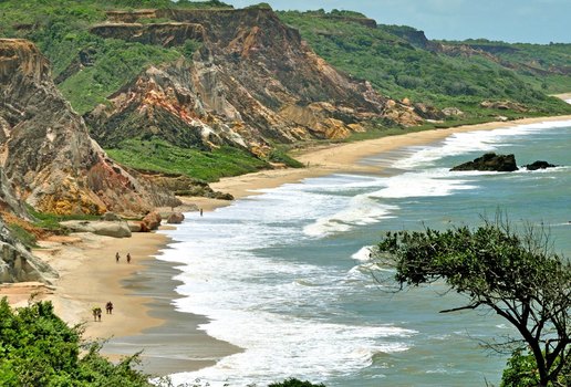 Praia de Tambaba fica no Litoral Sul da Paraíba