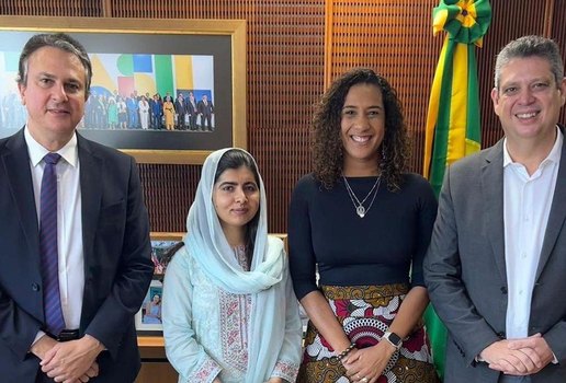 Malala participa de evento no Ministério da Educação
