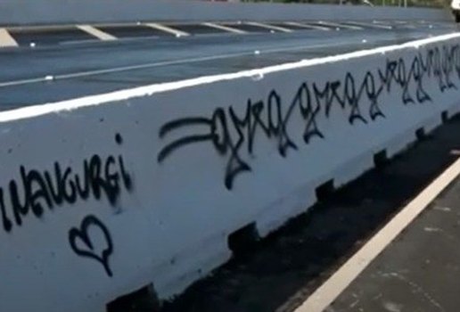 Pichacao viaduto