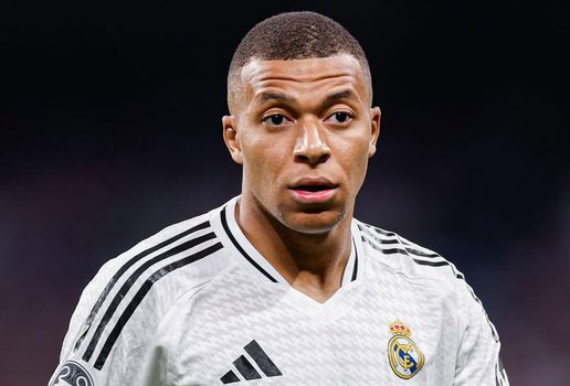 MBAPPE ATACANTE DO REAL MADRID