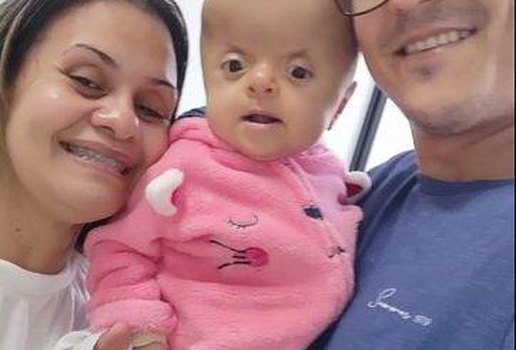 Família da pequena Elise, de apenas 10 meses