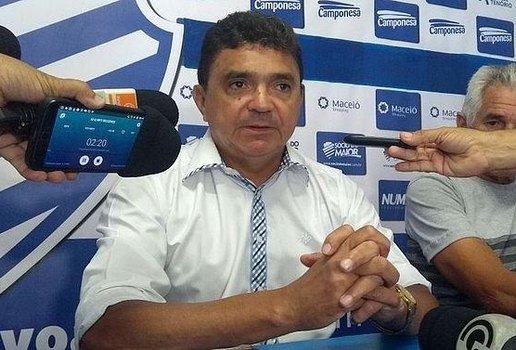 Flávio Araújo tem passagens por CSA, Remo, Treze e Sampaio Correia