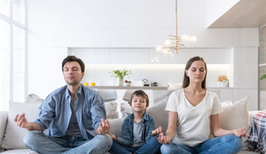 Atitudes simples mantêm o equilíbrio emocional durante as férias escolares (Imagem: Aleksandr Medvedkov | Shutterstock)