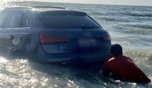 Paraenses furam quarentena para ir a praia e perdem carros de luxo na mare