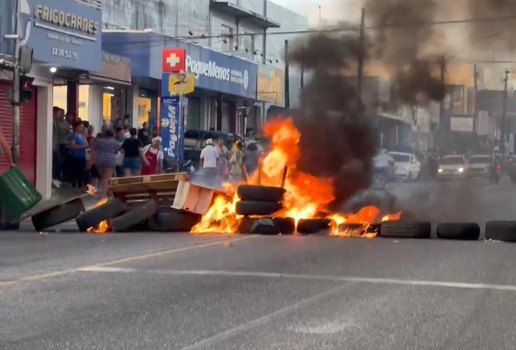 AVENIDA JOSEFA TAVEIRA, EM JOÃO PESSOA