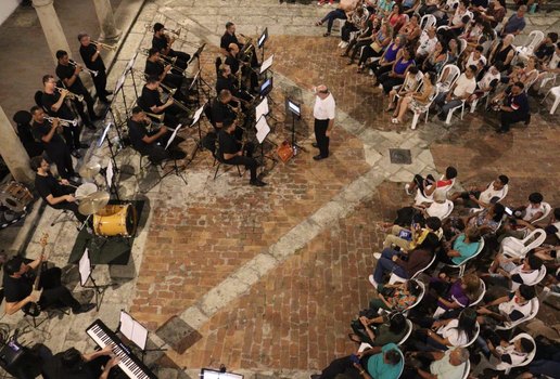 Coordenadora do Viva o Centro com Musica convida para Concerto de Natal