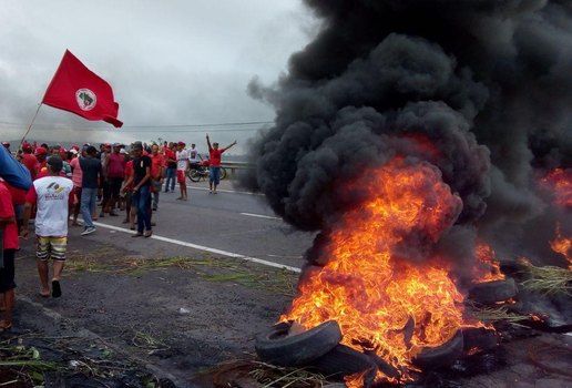 Br manifestacao BR LULA 2