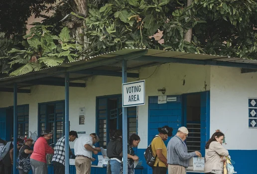 Pessoas votando internacional