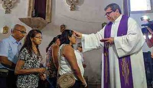 Missa de cinzas igreja catolicos quaresma foto ewerton correia