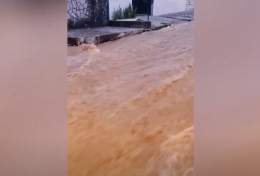 Vazamento de agua valentina