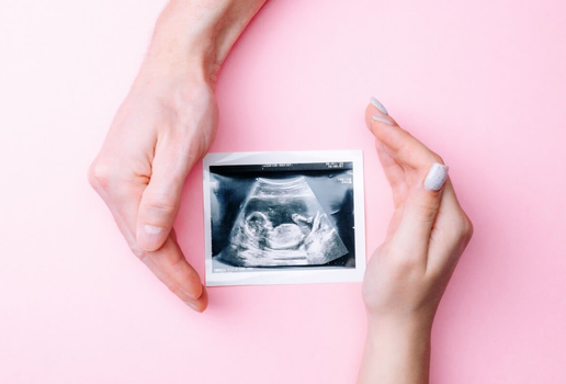 O aborto de repetição acontece quando a mulher sofre três perdas seguidas (Imagem: MVelishchuk | Shutterstock)