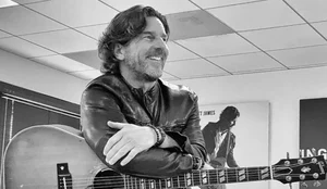 Acidente de aviao faz 3 mortes cantor e compositor e uma das vitimas