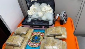 mulher é presa com droga na mala aeroporto joão pessoa