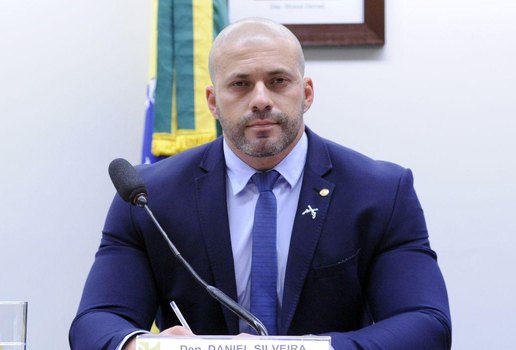 Deputado Daniel Silveira deixa a prisão