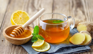Chá de limão, mel e gengibre (Imagem: Dmitrii Ivanov | Shutterstock)