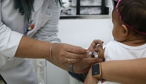 Vacinas para bebês são distribuídas na Paraíba