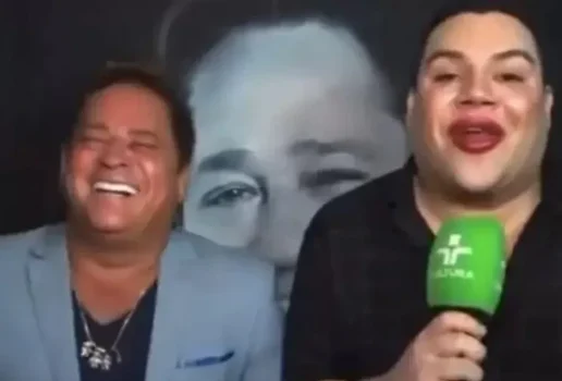Leonardo tem crise de riso com boca de reporter e video viraliza