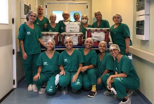 Equipe após captação de órgãos no Hospital Metropolitano.