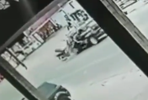 Vídeo mostra momento da colisão entre carro e moto em Mangabeira