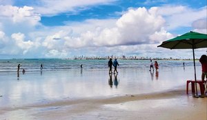 Dia deve ser marcado por períodos de muito sol com chuva a qualquer hora